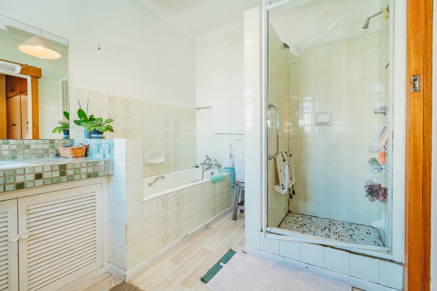 5 Bedroom Property for Sale in Bodorp Western Cape